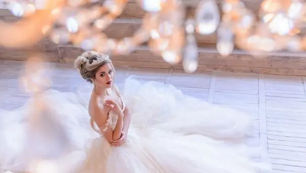 Romantische Frisuren